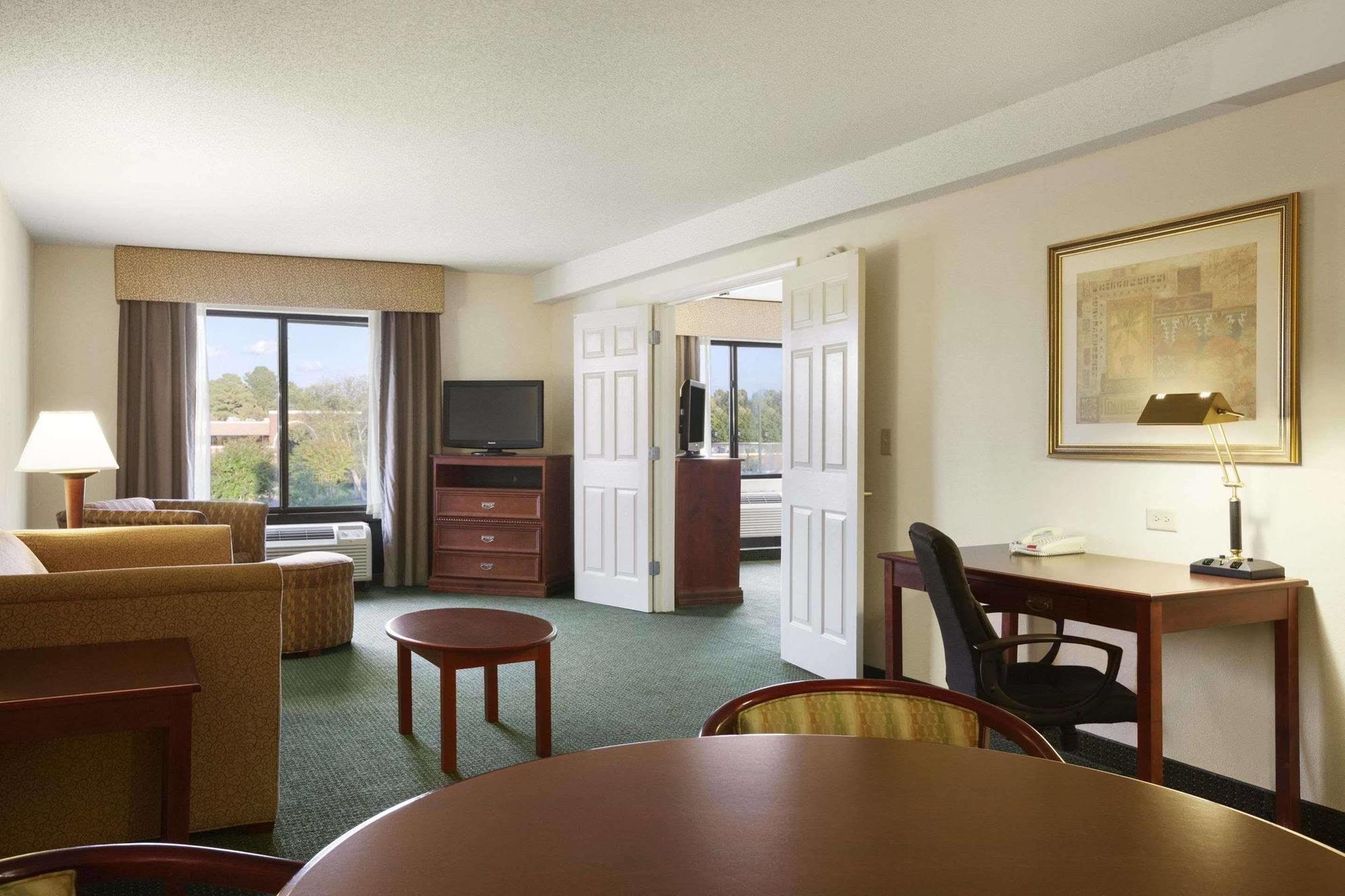 Wingate By Wyndham Chesapeake Hotell Eksteriør bilde