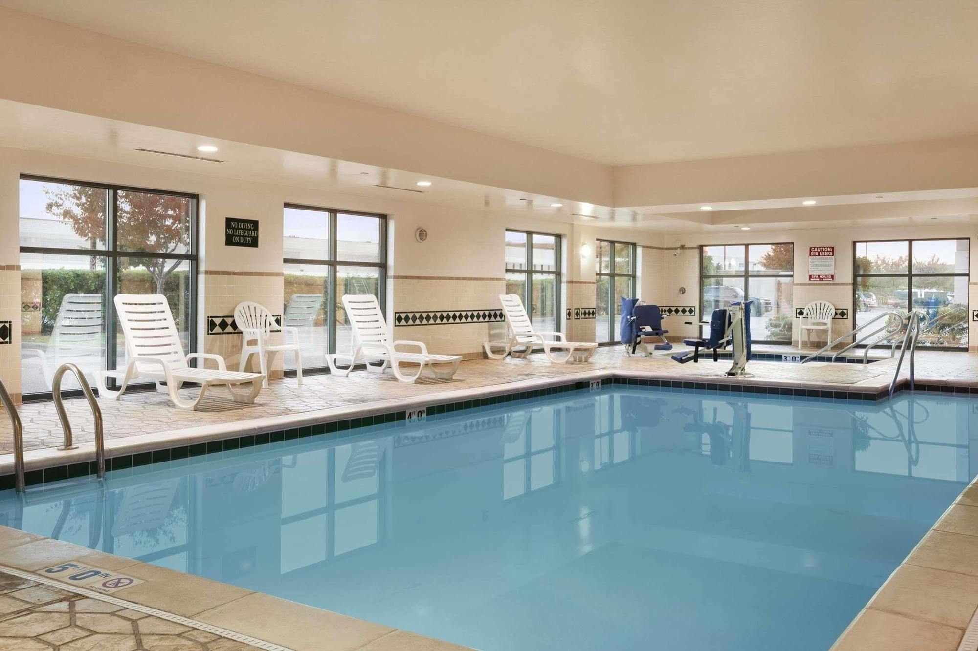 Wingate By Wyndham Chesapeake Hotell Eksteriør bilde