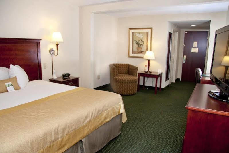Wingate By Wyndham Chesapeake Hotell Eksteriør bilde